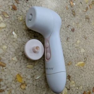 Mary kay spin cleansing brush